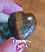 Hearts Shape  Gemstone crystals 3cm/ Variants Clear quartz, Rose quartz, Rhodonite, Sodalite, Lapis Lazuli, Obsidian, Green Aventurine, Agate, Red Jasper, Bloodstone, Tiger-eye, Green-zoist, Yellow mokaite